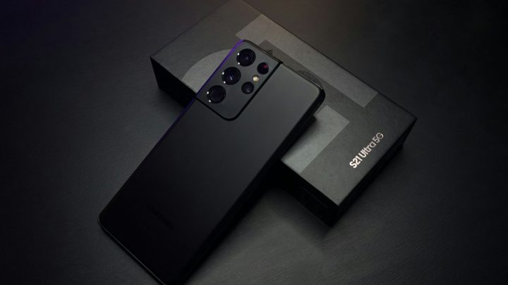 Fresh Aesthetics and Final Warnings: The Lifecycle of Samsung Devices